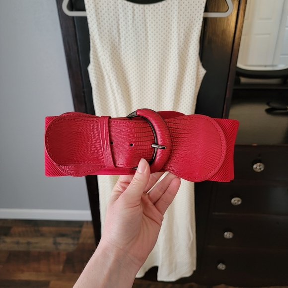 Amazon Other - Women's Red Wide Elastic Belt